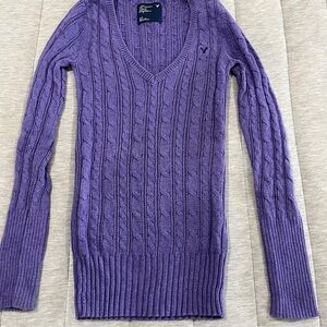 American Eagle Women’s small Cable Knit v-neck Sweater